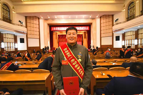 全省五一勞動獎章獲得者長白山旅游股份有限公司包秀江載譽歸來